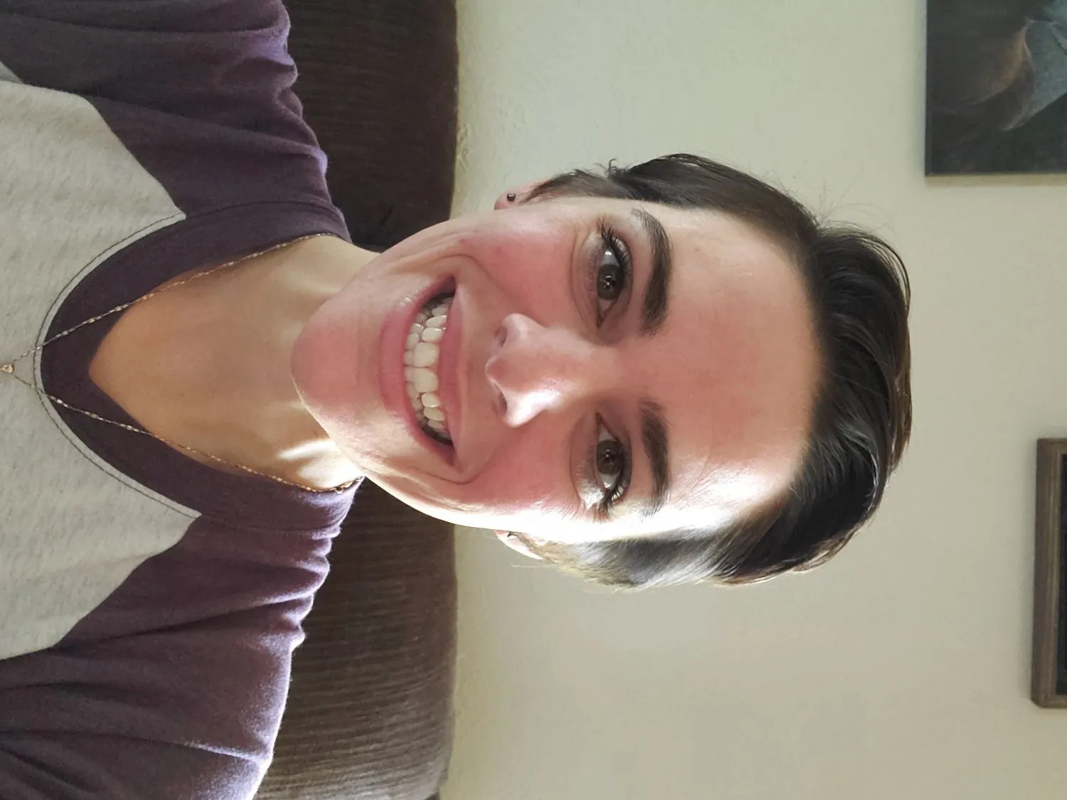 28116 user brushing teeth